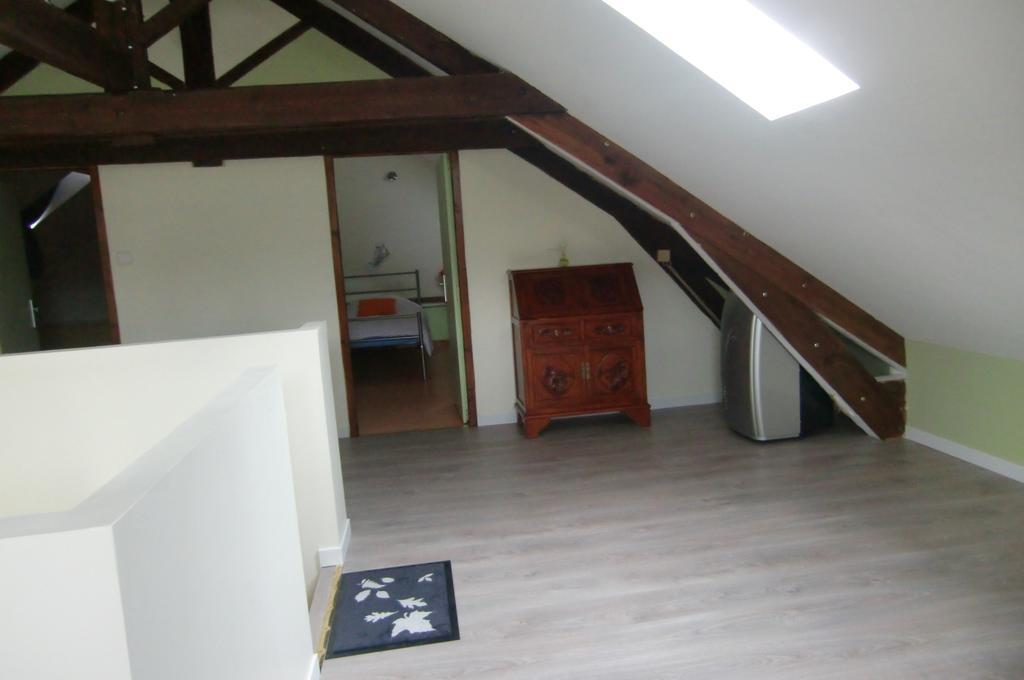 Gite Des Noisetiers Saint-Junien Buitenkant foto